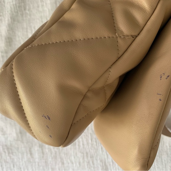 Sandra Robert’s squared quilted bag - Picture 6 of 7